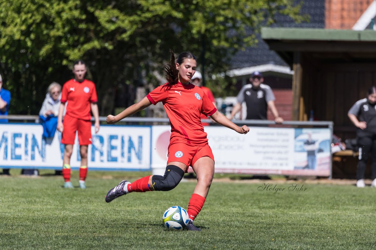 Bild 338 - F TSV Zarpen - Holstein Kiel II : Ergebnis: 2:6